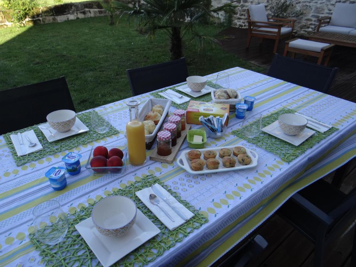 Les Marguerites Bed and Breakfast Champdolent Εξωτερικό φωτογραφία
